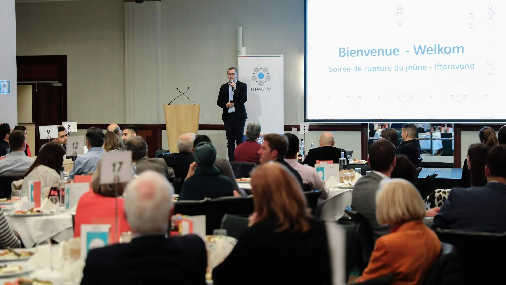 news-gezelligheid-en-samenhorigheid-troef-op-12